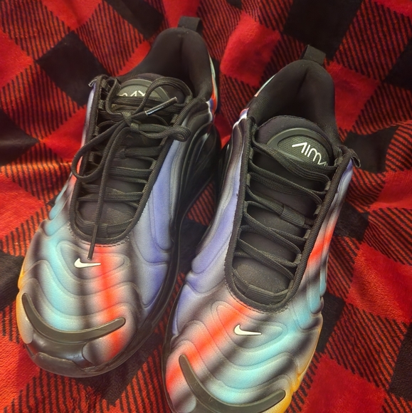 Nike shoes - Picture 2 of 2